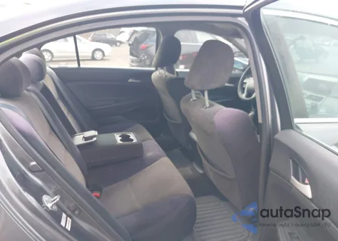 2010 Honda Accord 2.4 Lx z USA, uszkodzony, nr VIN 1HGCP2F32AA088150